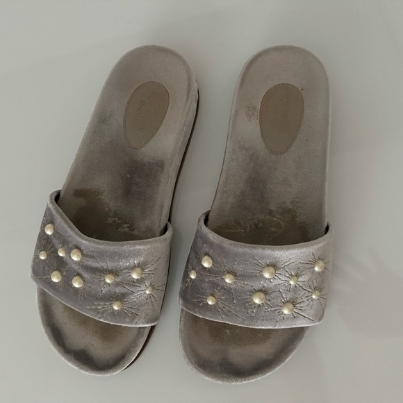 Aquazzura‎ Faux Pearl Accents Velvet Slides Sandals Size Unknown 7/7.5 US - Picture 6 of 15